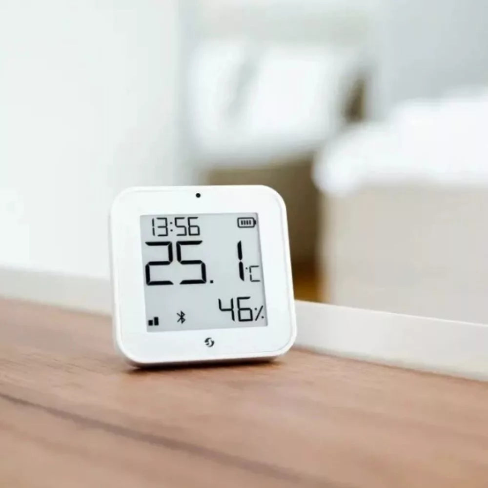 Shelly BLU H&T Display ZB – Temperature, humidity, and light sensor with an e-paper display